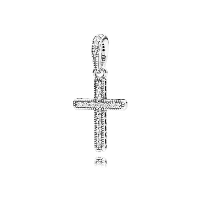 Cruz De Diamantes Charm